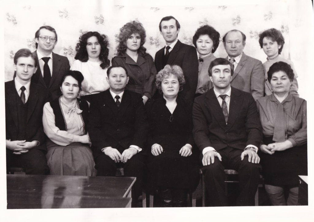 Состав кафедры инфекционных болезней с курсом ИПО, март 1990г_.jpg