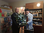 Ректор Университета поздравил с наступающим новым годом участника Великой Отечественной войны Асхата Мингазетдинова