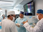 В Клинике БГМУ впервые в России выполнена трансоральная гемитиреоидэктомия с помощью робота DA VINCI XI