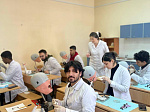 Прошла Внутривузовская олимпиада по «Реставрации зубов» для обучающихся на языке-посреднике 4 курса стоматологического факультета