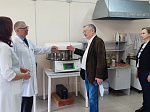 В рамках работы комиссии по проверке деятельности заведующего кафедрой за отчетный период профессор Ш.Х. Ганцев посетил кафедру патологической анатомии