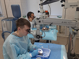 На кафедре офтальмологии и оптического приборостроения проходят обучение студенты Университета