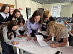 На все сто: первокурсники-высокобалльники обсудили первые шаги в медицину с ректором Университета 