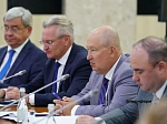 Валентин Павлов принял участие в работе первого заседания Совета при Главе республики по внедрению ИИ