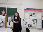 Внучка и правнучка профессора А.С. Г. Давлетова передали музейные стенды на кафедру анатомии